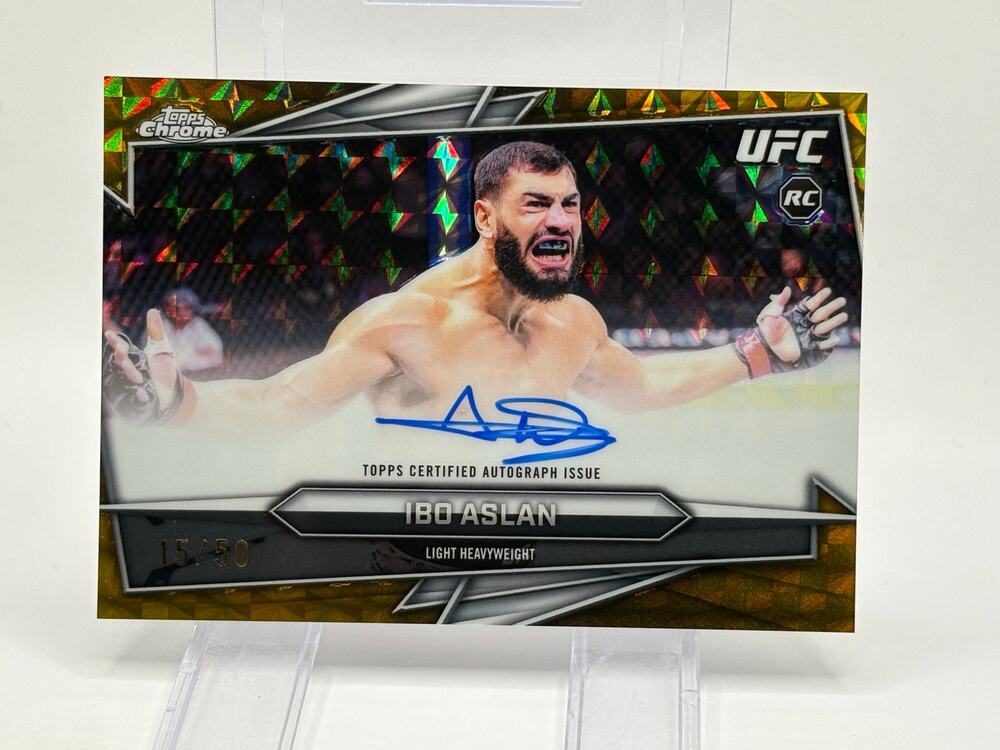 2026 Topps Chrome UFC Ibo Aslan Rookie Gold Geometric Refractor Auto 15/50 SP RC